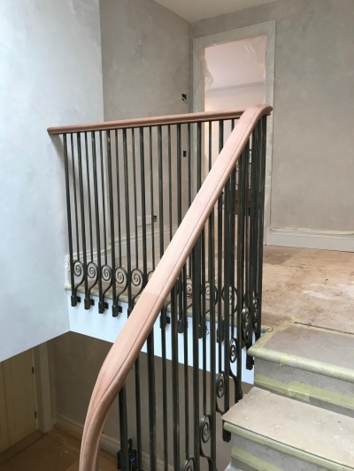 continuous-timber-handrails-london