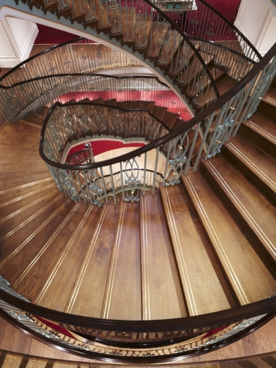 fortnum-mason-double-helix-staircase