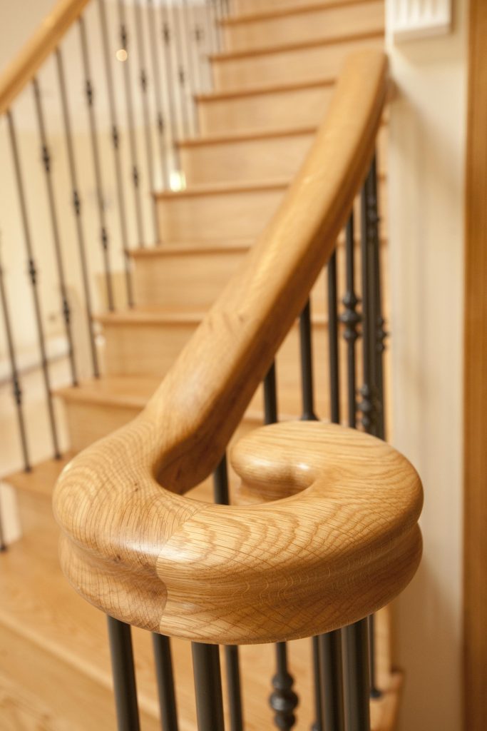 oak-handrail-wreathed-volute